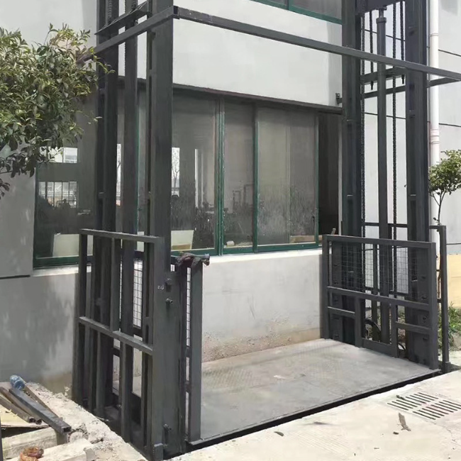 托克逊5吨室外升降货梯